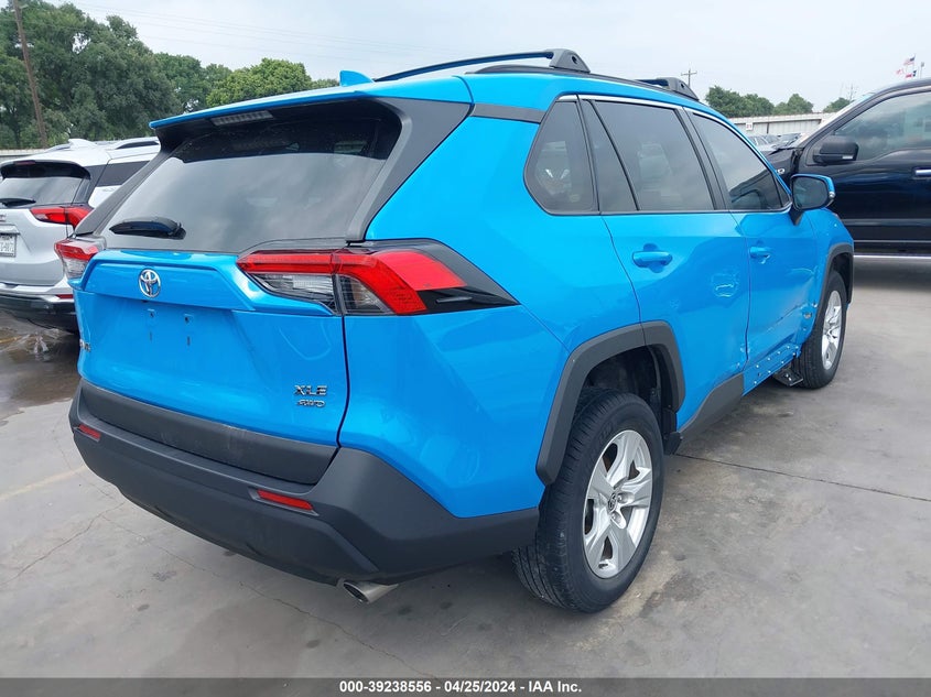 VIN 2T3P1RFV2MW178710 2021 TOYOTA RAV4 XLE