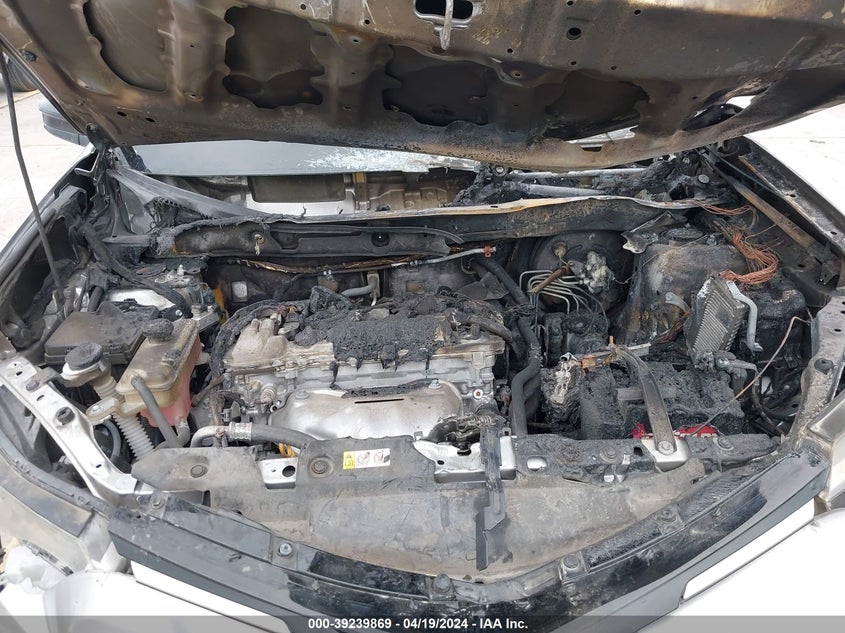 VIN JTMZFREV6JJ187111 2018 TOYOTA RAV4 LE