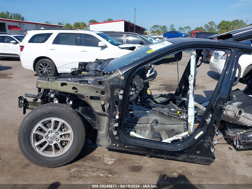 VIN 1C4RJEAG8JC430226 2018 JEEP GRAND CHEROKEE LAREDO