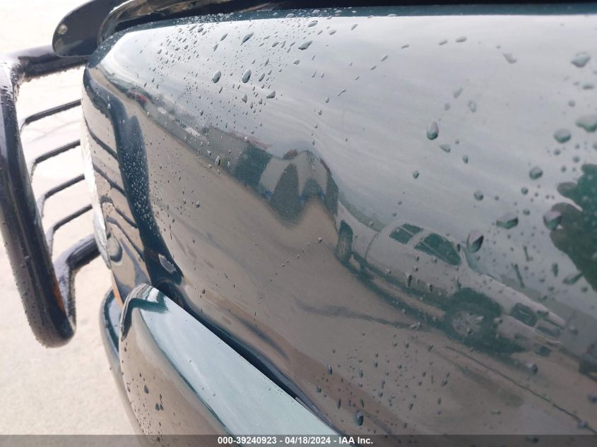 2004 Chevrolet Tahoe Lt VIN: 1GNEK13ZX4J203744 Lot: 39240923