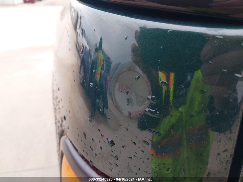 2004 Chevrolet Tahoe Lt VIN: 1GNEK13ZX4J203744 Lot: 39240923