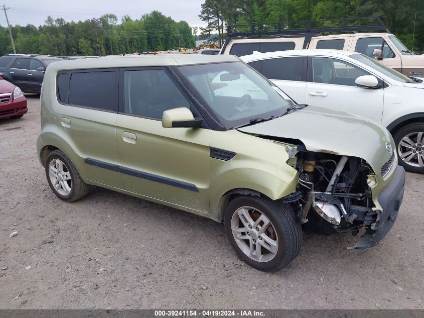 2010 Kia Soul + VIN: KNDJT2A2XA7172522 Lot: 39241154