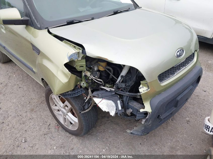 2010 Kia Soul + VIN: KNDJT2A2XA7172522 Lot: 39241154