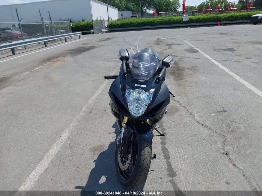 VIN JS1GR7MA1R7100266 2024 SUZUKI GSX-R750