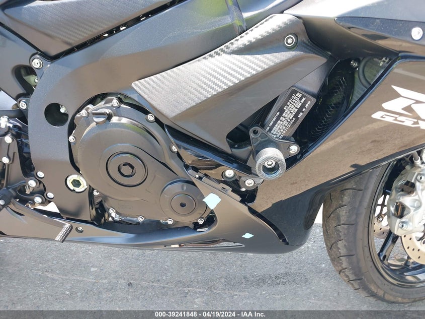 VIN JS1GR7MA1R7100266 2024 SUZUKI GSX-R750