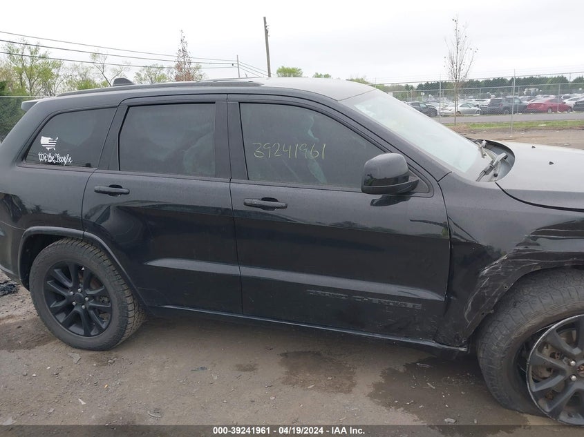 VIN 1C4RJFAG8JC105954 2018 JEEP GRAND CHEROKEE LAREDO