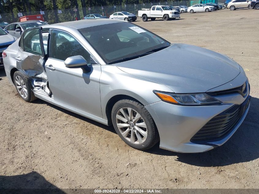 2018 Toyota Camry Le VIN: 4T1B11HK9JU010792 Lot: 39242028