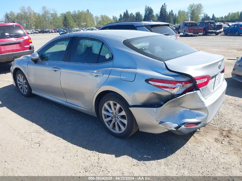 2018 Toyota Camry Le VIN: 4T1B11HK9JU010792 Lot: 39242028