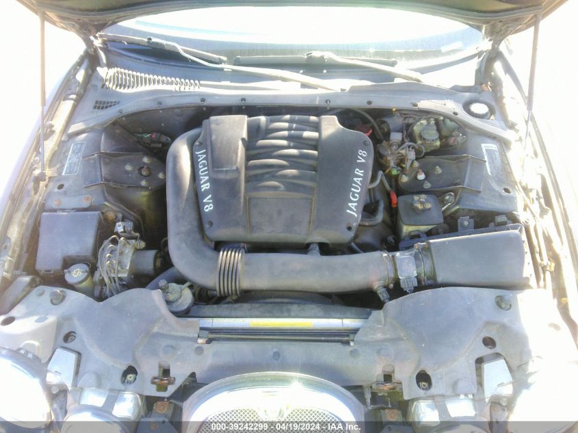 2002 Jaguar S-Type 4.0L V8 VIN: SAJDA01PX2GM29040 Lot: 39242299