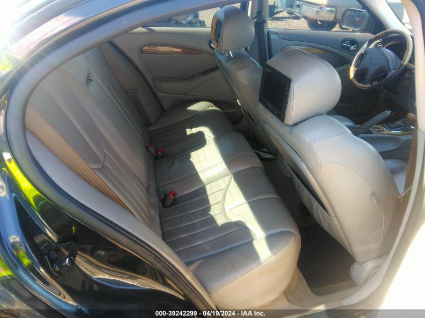 2002 Jaguar S-Type 4.0L V8 VIN: SAJDA01PX2GM29040 Lot: 39242299