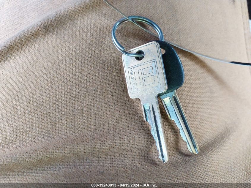 1994 Chevrolet Gmt-400 C1500 VIN: 1GCEC19K2RE248693 Lot: 39243013