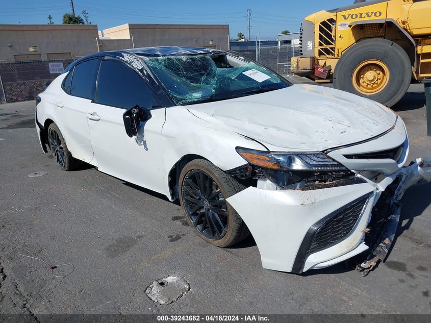 TOYOTA CAMRY XSE HYBRID 2022