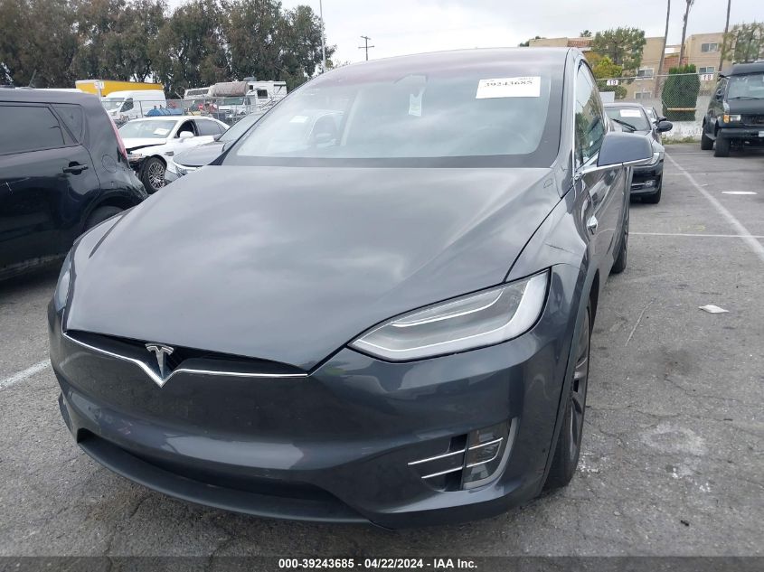 2018 Tesla Model X 100D/75D/P100D VIN: 5YJXCBE28JF102273 Lot: 39243685