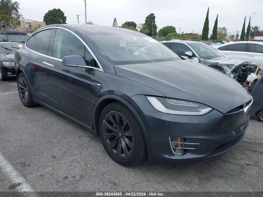 2018 Tesla Model X 100D/75D/P100D VIN: 5YJXCBE28JF102273 Lot: 39243685