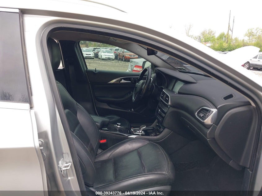 2017 Infiniti Qx30 Luxury VIN: SJKCH5CR7HA033903 Lot: 39243776