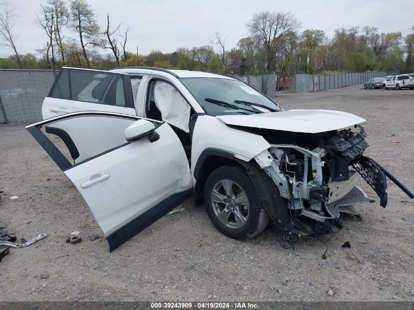 2T3P1RFV6NC268946 2022 TOYOTA RAV 4 - Image 1