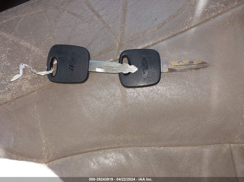 2000 Ford F150 VIN: 1FTRX08L4YKA18034 Lot: 39243919