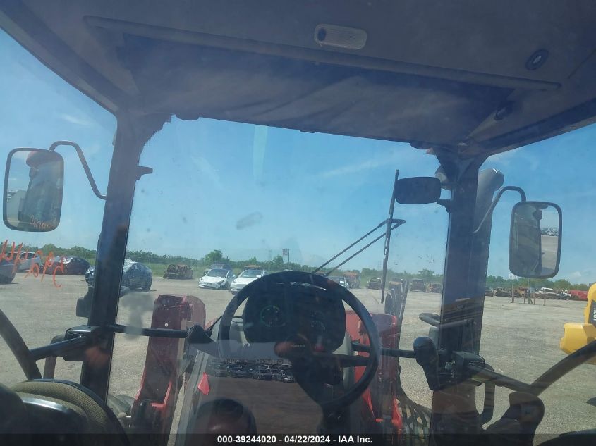 2017 Case Farmall 100C Tractor VIN: ZHLF502221 Lot: 39244020