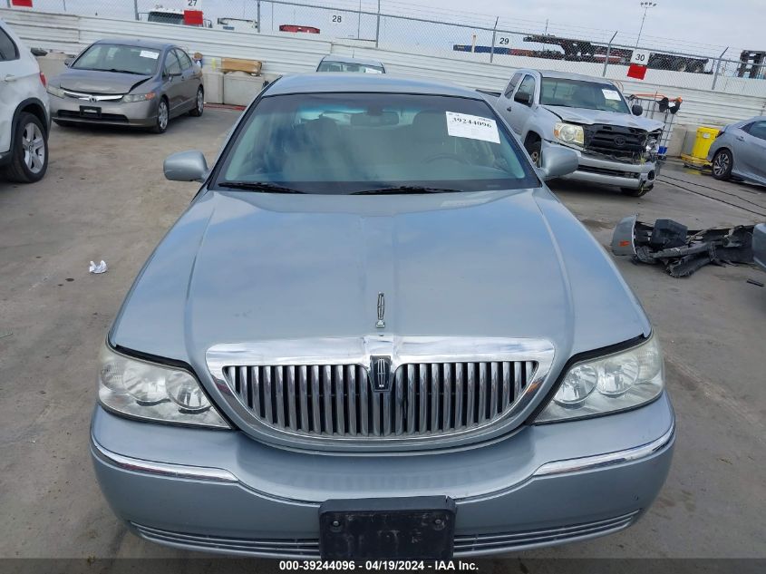 2006 Lincoln Town Car Signature VIN: 1LNHM81W56Y631678 Lot: 39244096