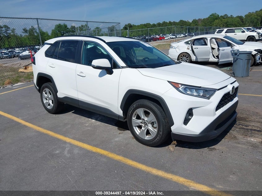 TOYOTA RAV4 XLE 2021