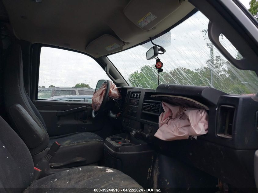 2018 GMC Savana 2500 Work Van VIN: 1GTW7AFGXJ1907950 Lot: 39244518