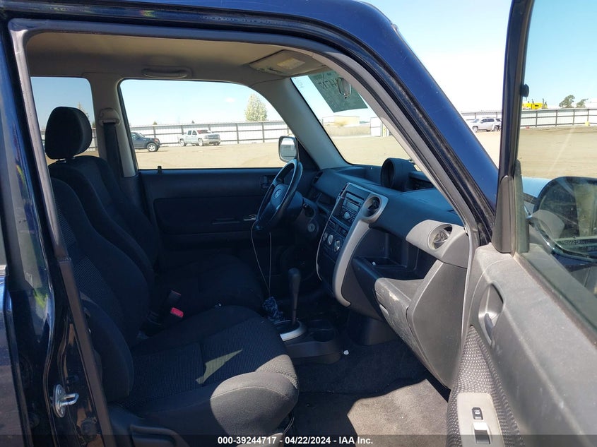 2005 Scion Xb VIN: JTLKT324X54018611 Lot: 39244717