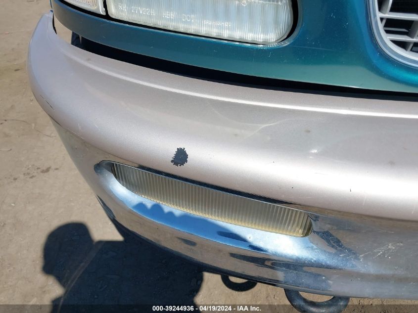 1998 Ford Expedition Eddie Bauer/Xlt VIN: 1FMPU18L3WLC25796 Lot: 39244936