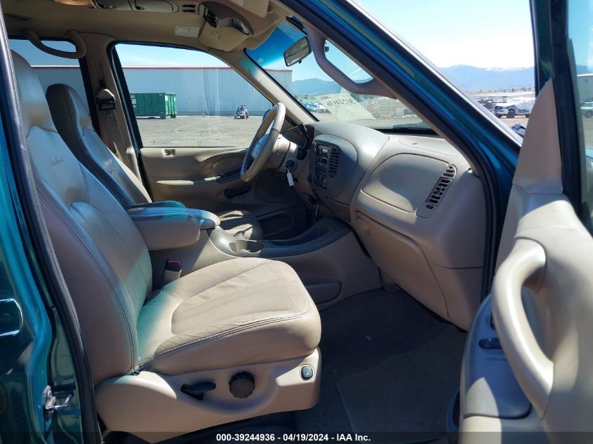 1998 Ford Expedition Eddie Bauer/Xlt VIN: 1FMPU18L3WLC25796 Lot: 39244936