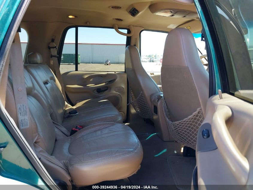 1998 Ford Expedition Eddie Bauer/Xlt VIN: 1FMPU18L3WLC25796 Lot: 39244936