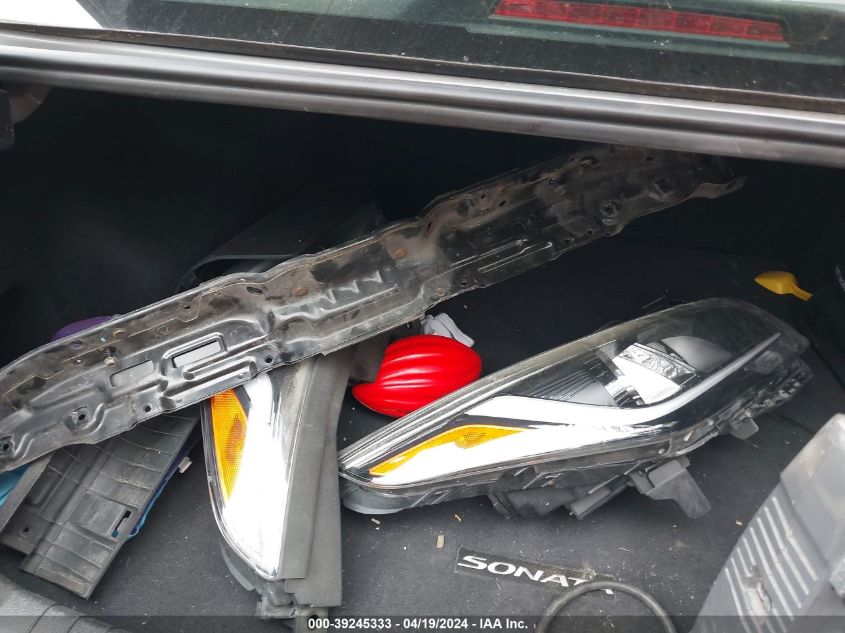 2017 Hyundai Sonata Hybrid Se VIN: KMHE24L14HA060425 Lot: 39245333