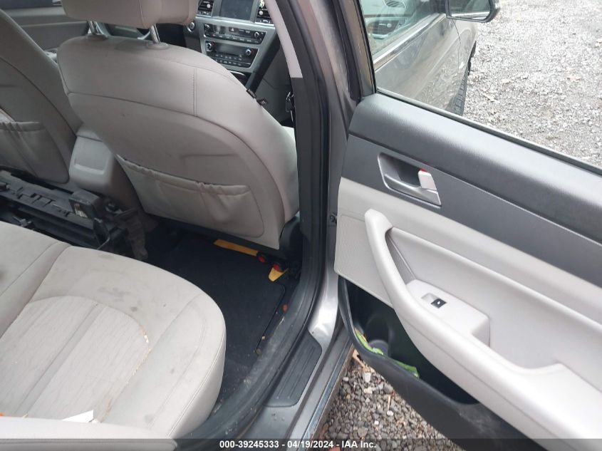 2017 Hyundai Sonata Hybrid Se VIN: KMHE24L14HA060425 Lot: 39245333