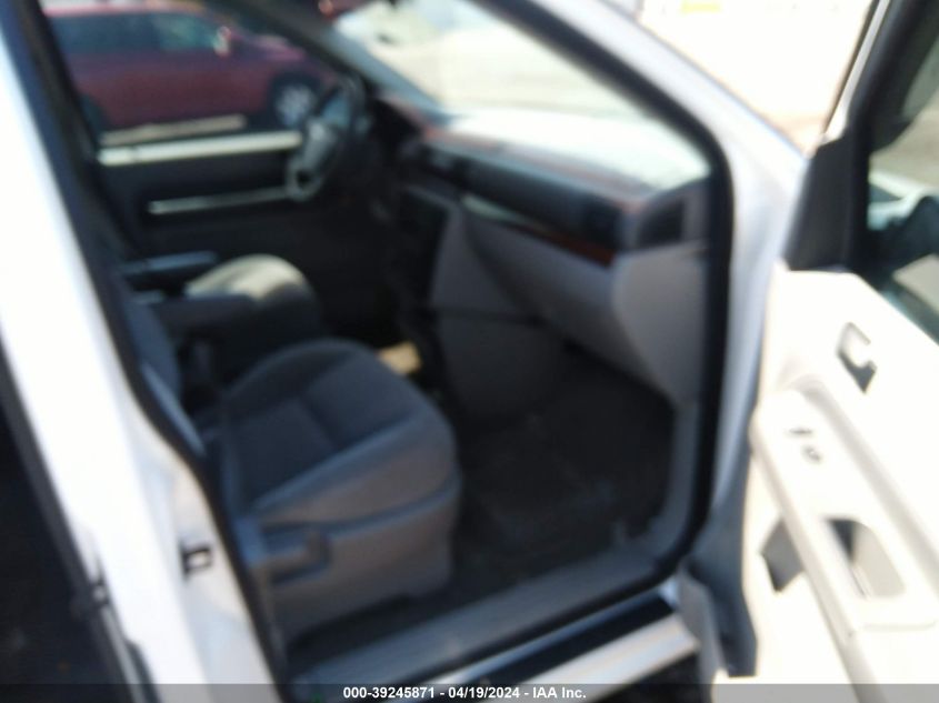 2004 Ford Freestar Sel VIN: 2FMZA52244BA57561 Lot: 39245871