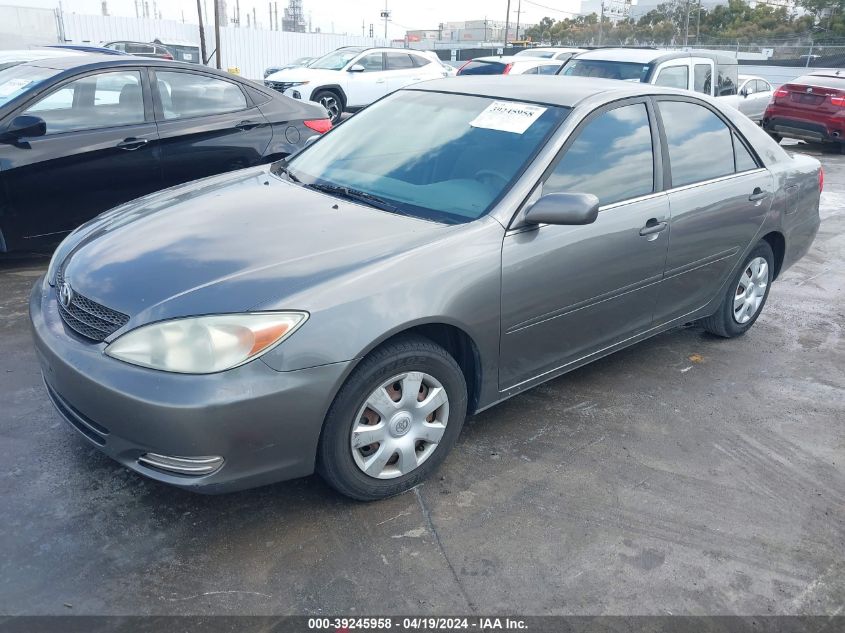 2004 Toyota Camry Le VIN: JTDBE32K840284526 Lot: 39245958