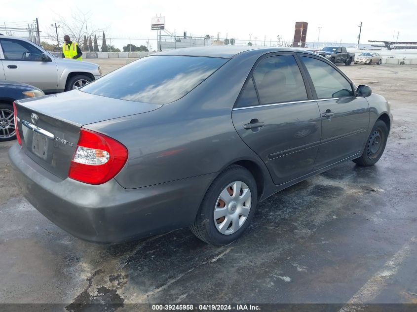 2004 Toyota Camry Le VIN: JTDBE32K840284526 Lot: 39245958