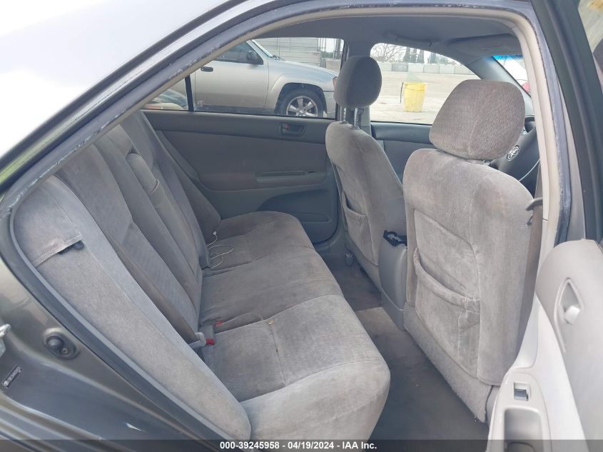 2004 Toyota Camry Le VIN: JTDBE32K840284526 Lot: 39245958