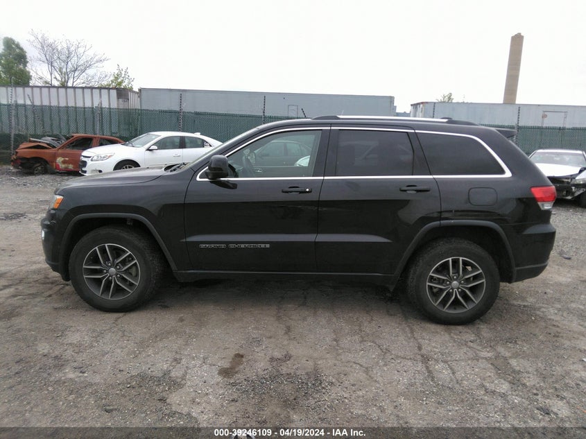 VIN 1C4RJFAGXJC475934 2018 JEEP GRAND CHEROKEE LAREDO E 4X4