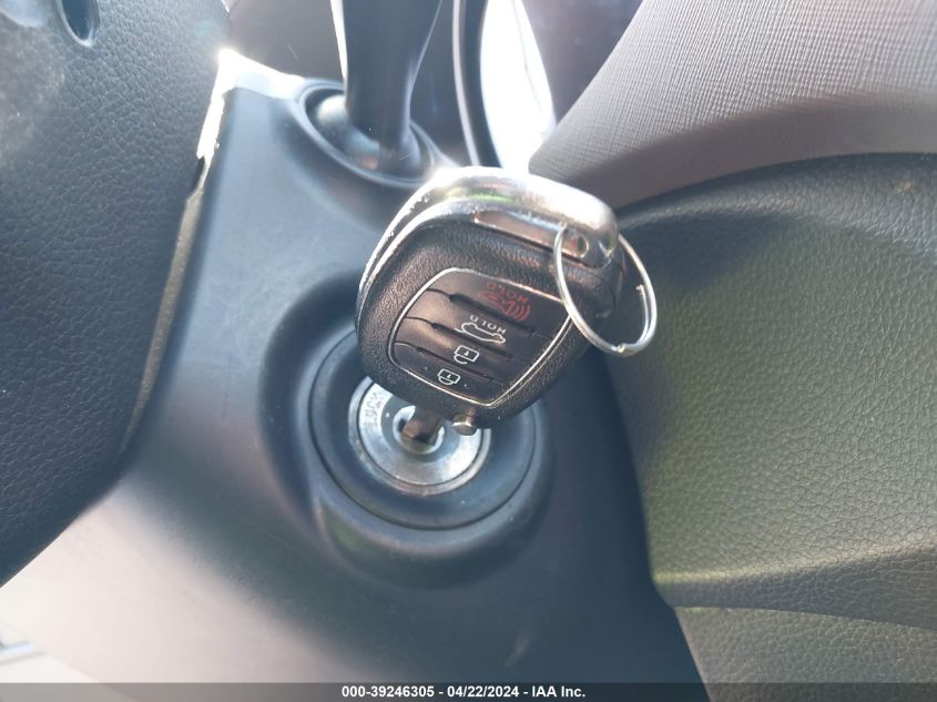 2018 Hyundai Santa Fe Se VIN: KM8SMDHF0JU264113 Lot: 39246305