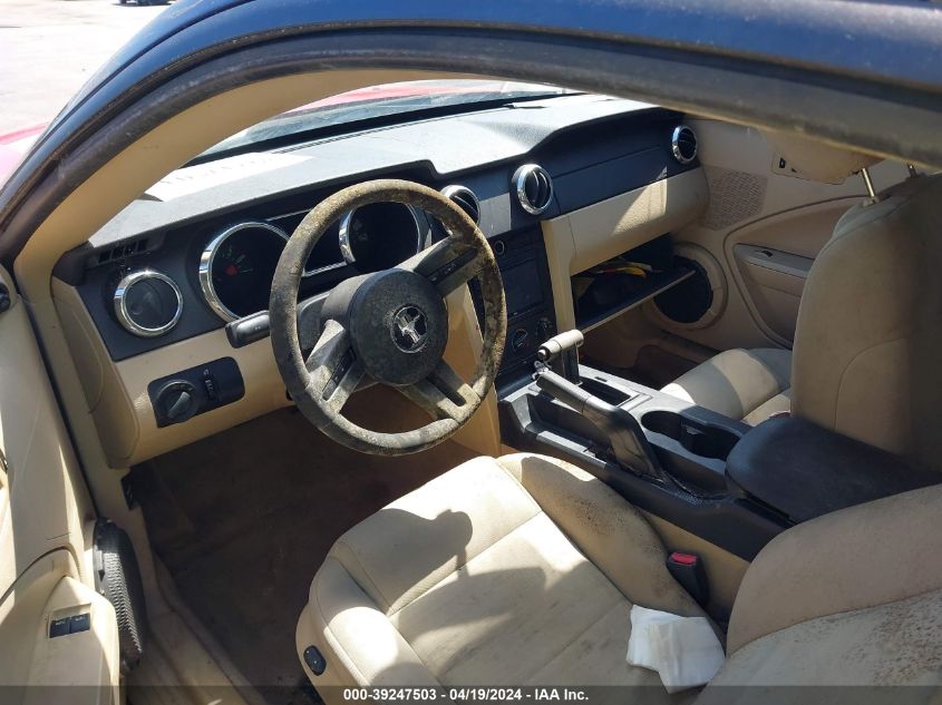 2005 Ford Mustang V6 Deluxe/V6 Premium VIN: 1ZVFT80N855120826 Lot: 39247503