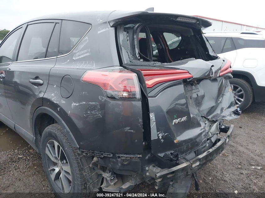 VIN 2T3WFREV0JW481687 2018 TOYOTA RAV4 XLE