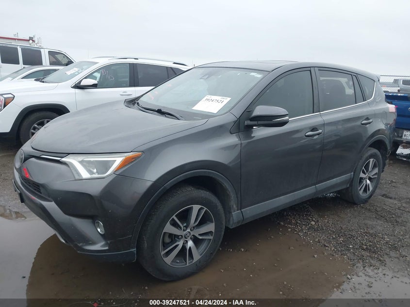VIN 2T3WFREV0JW481687 2018 TOYOTA RAV4 XLE