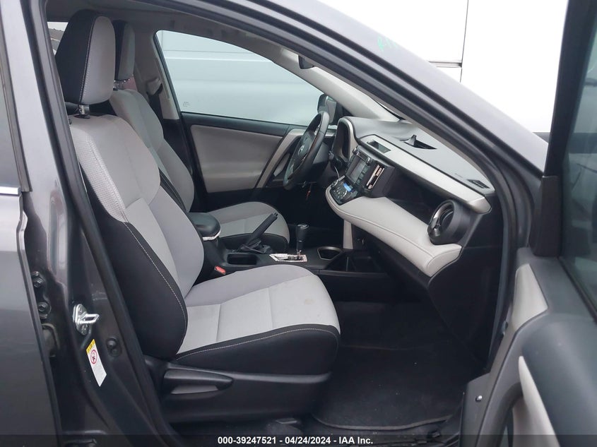 VIN 2T3WFREV0JW481687 2018 TOYOTA RAV4 XLE