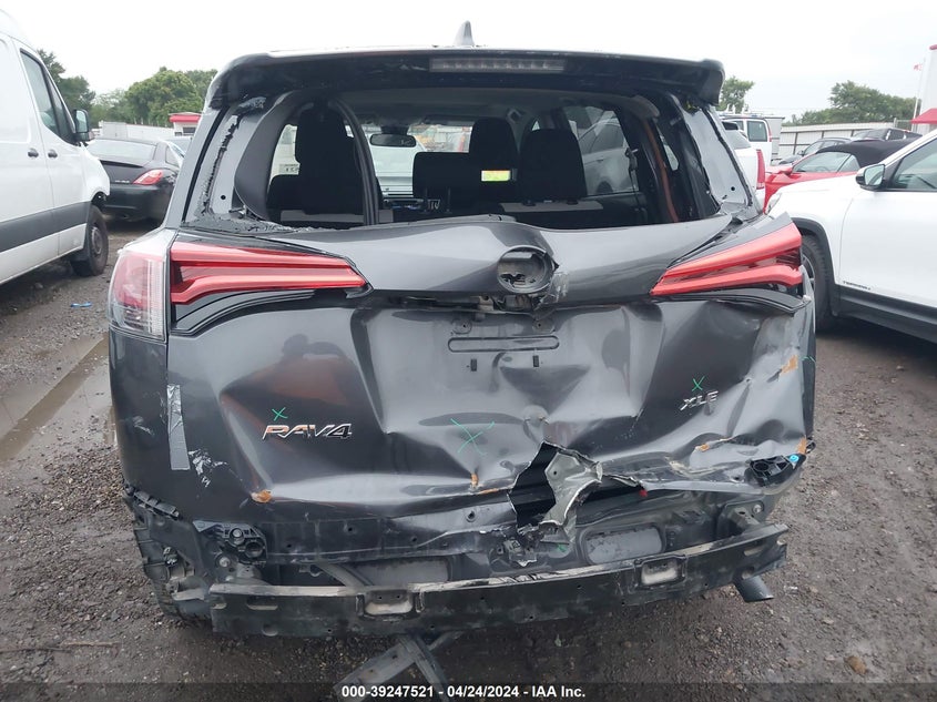 VIN 2T3WFREV0JW481687 2018 TOYOTA RAV4 XLE