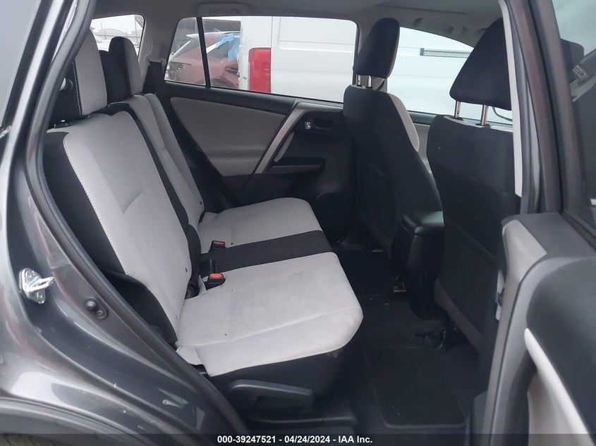 VIN 2T3WFREV0JW481687 2018 TOYOTA RAV4 XLE