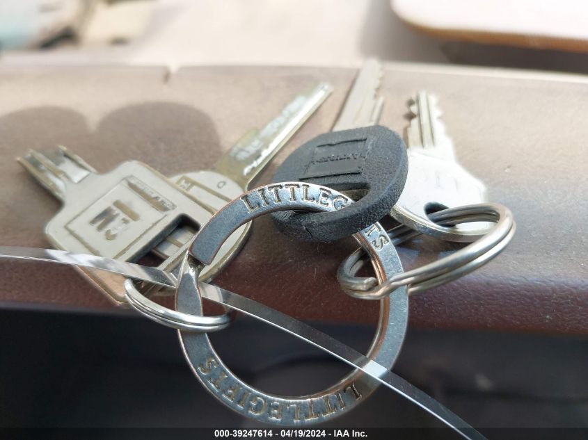 1989 Chevrolet Gmt-400 C1500 VIN: 2GCEC19K0K1109685 Lot: 39247614