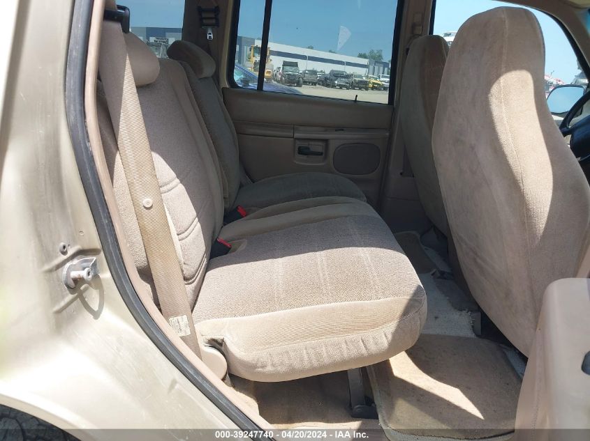 2000 Ford Explorer Xls VIN: 1FMZU62X4YZC56329 Lot: 39247740