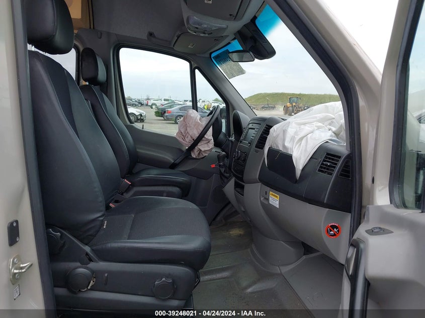 2018 Mercedes-Benz Sprinter 2500 High Roof V6 VIN: WD3PE8CD7JP648421 Lot: 39248021