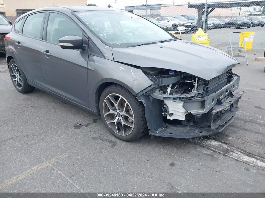 VIN 1FADP3M28HL329183 2017 FORD FOCUS SEL
