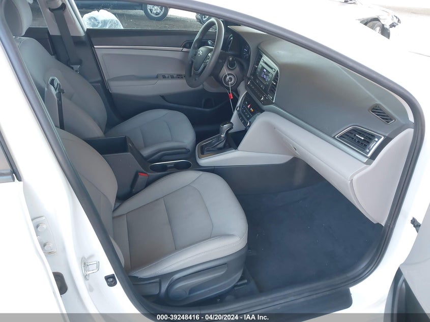 VIN 5NPD74LF8HH155317 2017 HYUNDAI ELANTRA SE