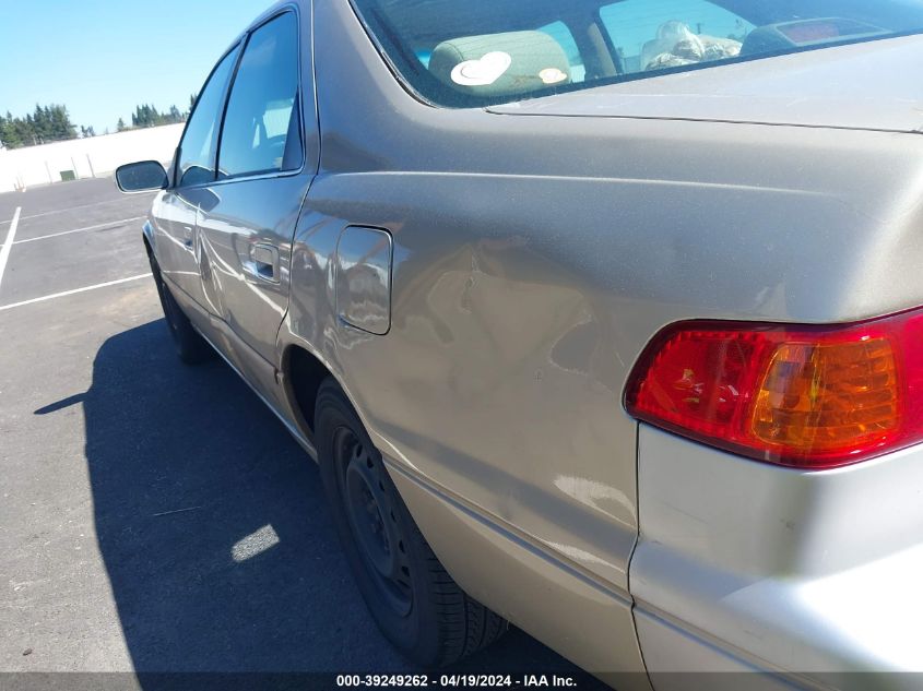 2000 Toyota Camry Le VIN: JT2BG22K6Y0398009 Lot: 39249262