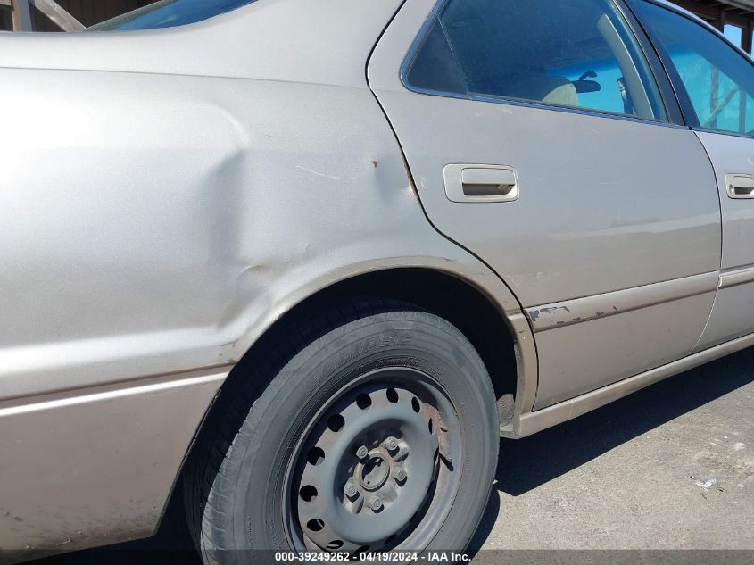 2000 Toyota Camry Le VIN: JT2BG22K6Y0398009 Lot: 39249262